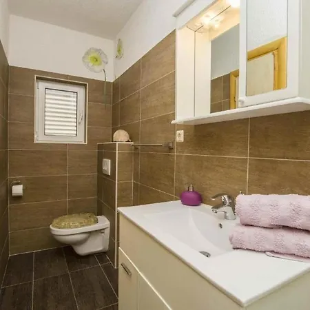 Apartman In With Sea View, Terrace, Air Conditioning, Wifi 5121-4 Bol